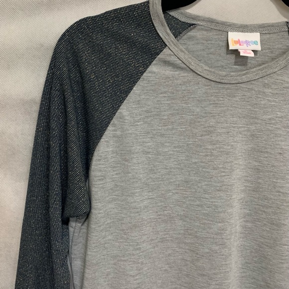 LulaRoe Randy Tee - Picture 4 of 12